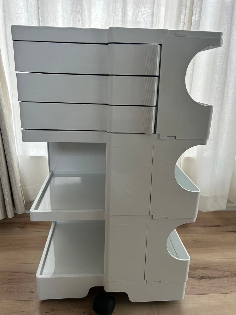 ネコ　美品！Joe Colombo ボビーワゴン　3/3トレイ　白