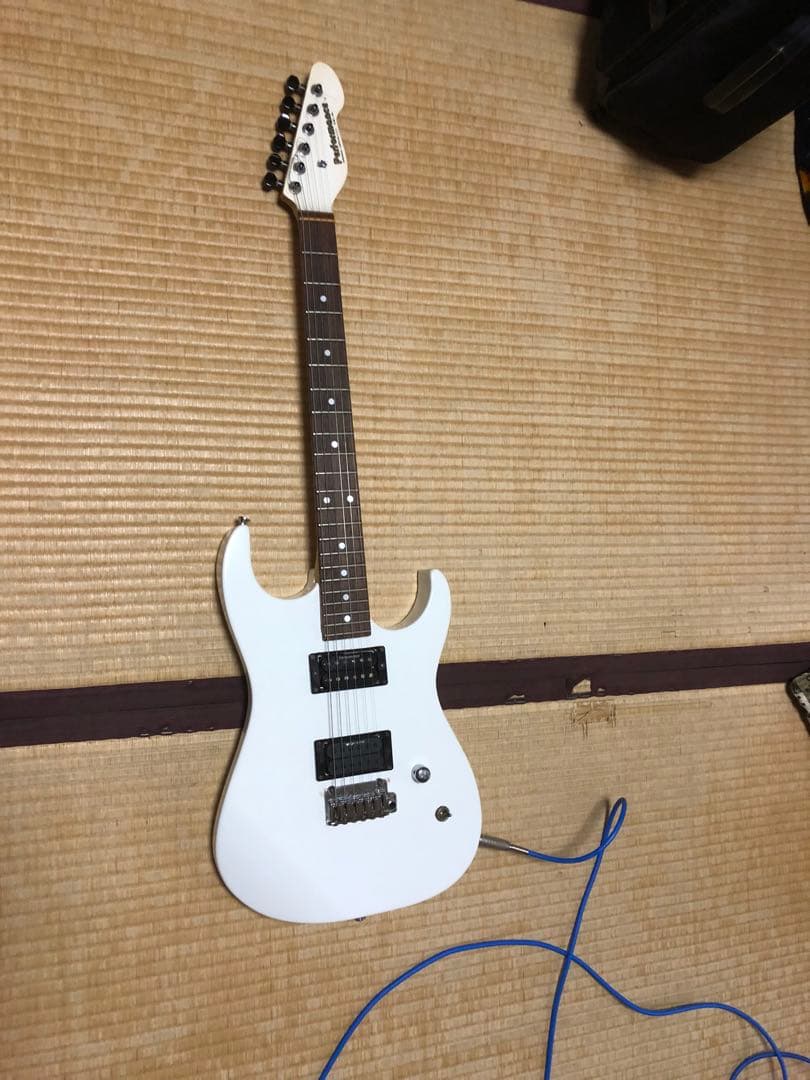 Performance エレキギター 品番不明