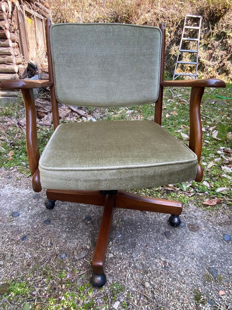 a*y様 【カリモク】木製・布張り　回転椅子　　昭和レトロ　　〈送料着払い！〉