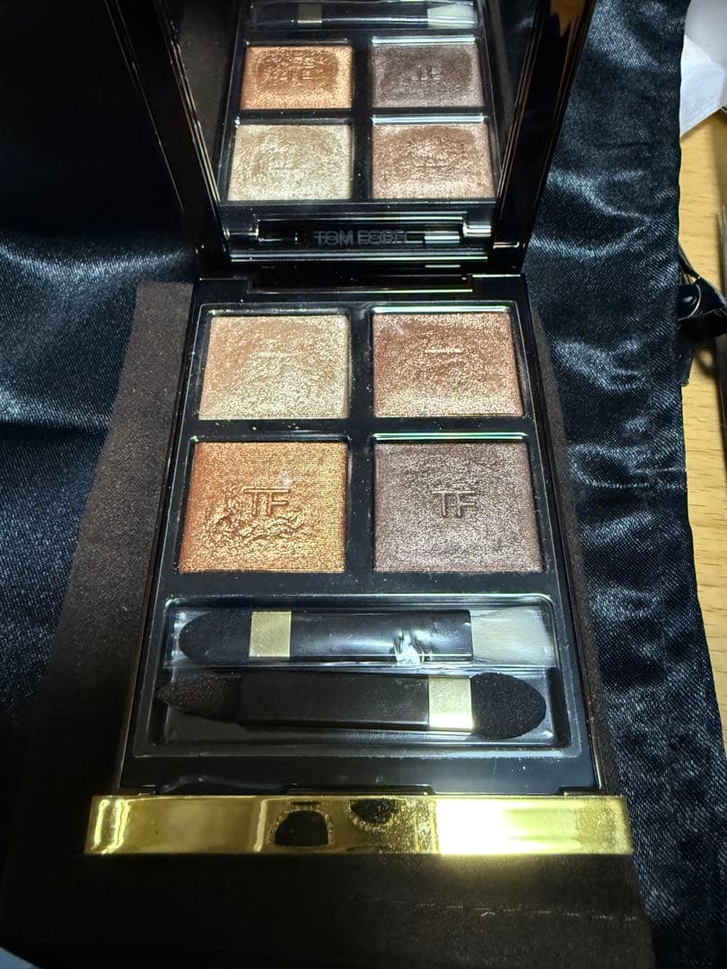 TOM FORD アイシャドウパレット 04Aサスピション