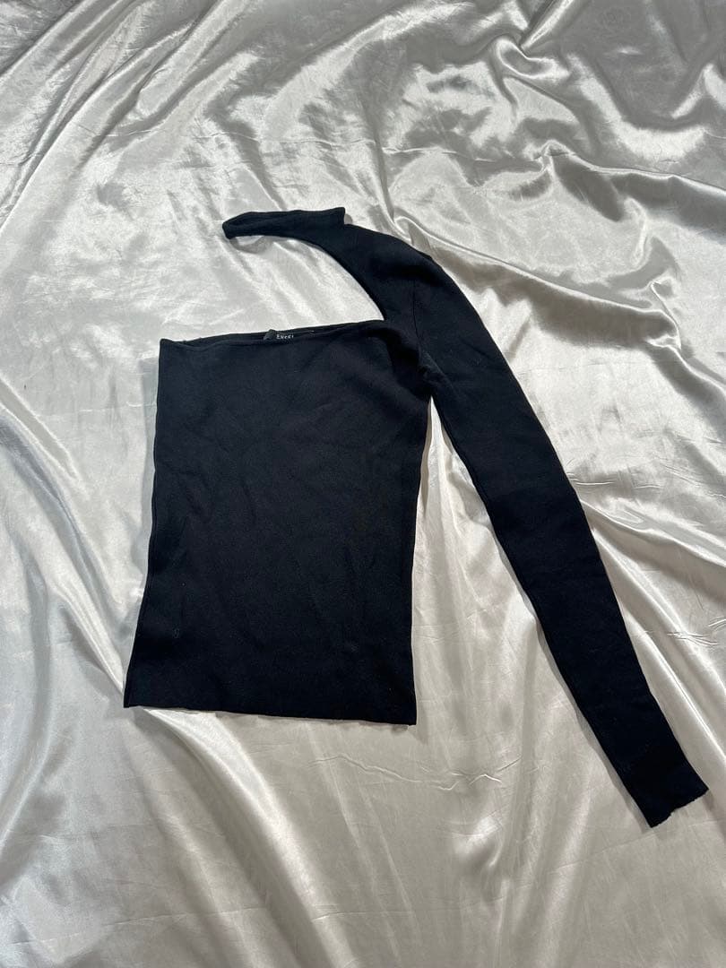 gucci グッチ　ワンショルダー　ニット　トップス 中古・古着通販】GUCCI (グッチ) ワンショルダーシルクニット ブルー