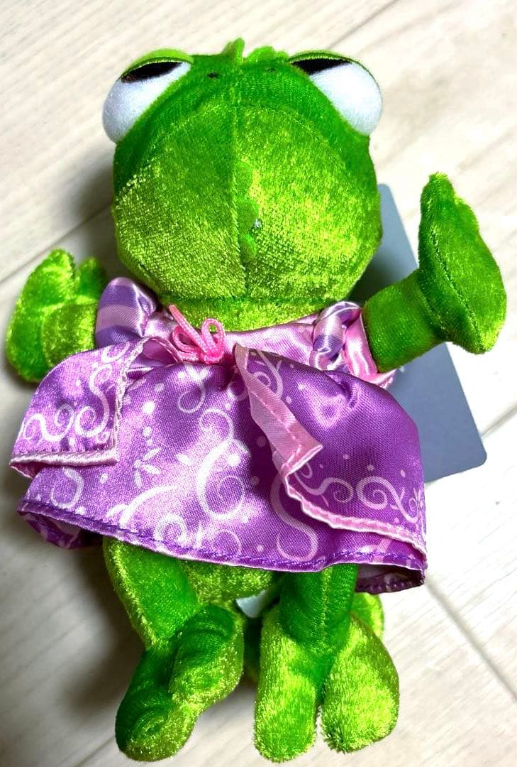 ディズニー ストア 塔の上の ラプンツェル パスカルぬいぐるみ バッジ ぬいば 塔の上のラプンツェル Mぬいぐるみ “ラプンツェル&パスカル”｜プライズ