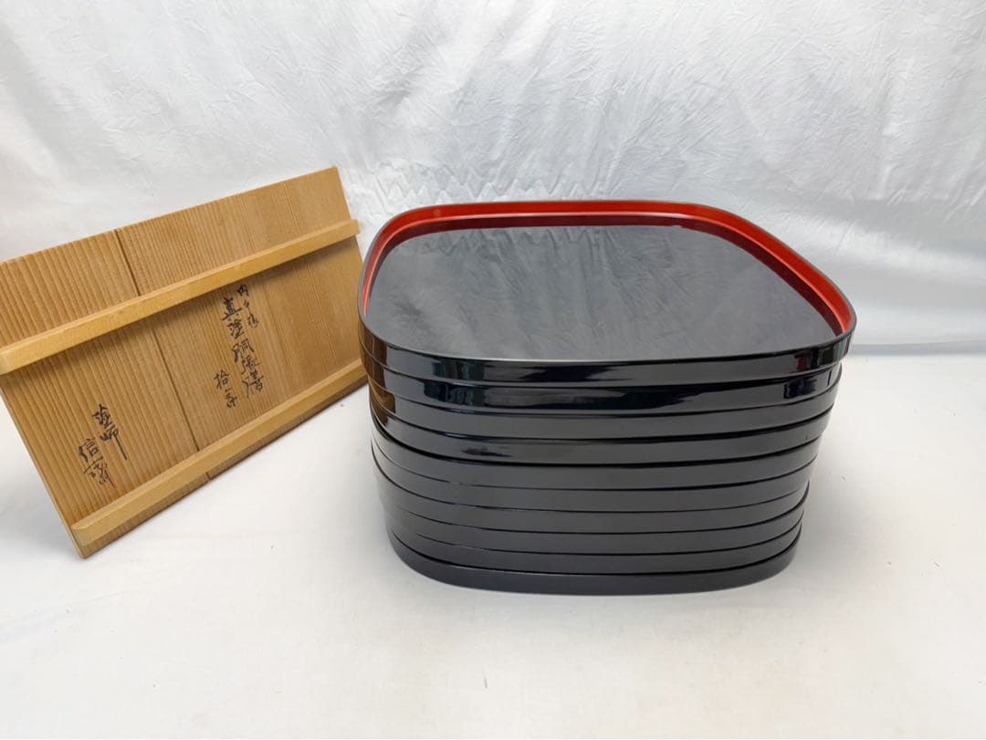 未使用 懐石道具 塗師 信斎作 木製 黒真塗胴張膳 内朱縁 十客揃 会席膳 共箱