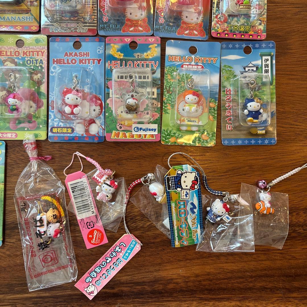 ご当地キティ　ファスナーマスコット&根付け《100個セット》