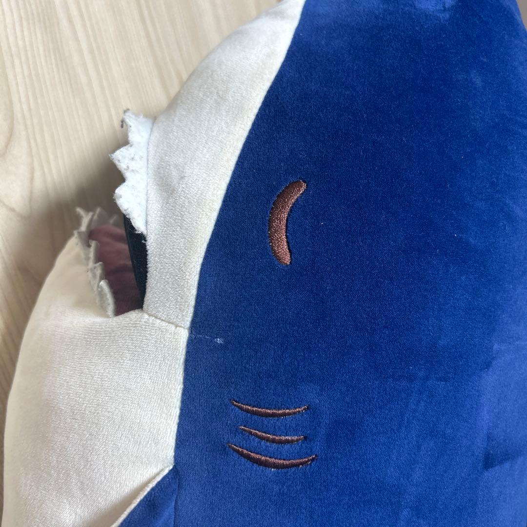 サメぬいぐるみ