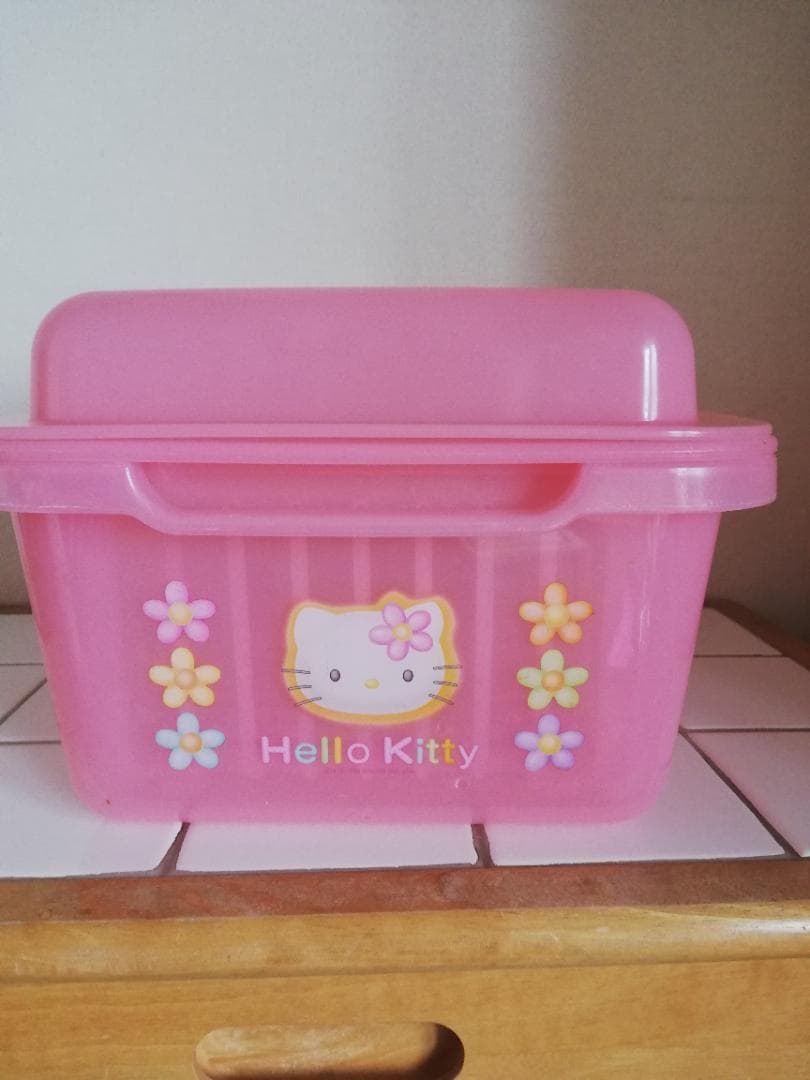 ハローキティ水切りかご - メルカリ