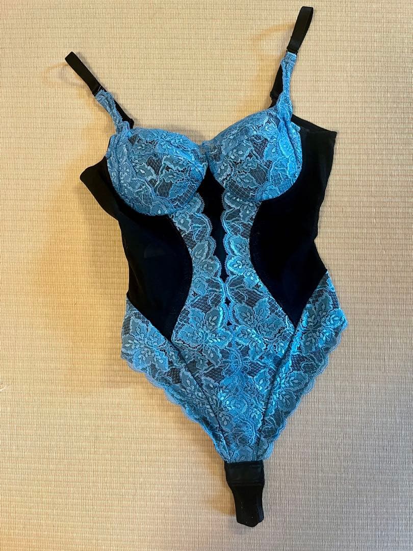 グラントイーワンズ　レース ボディスーツ(青と黒)