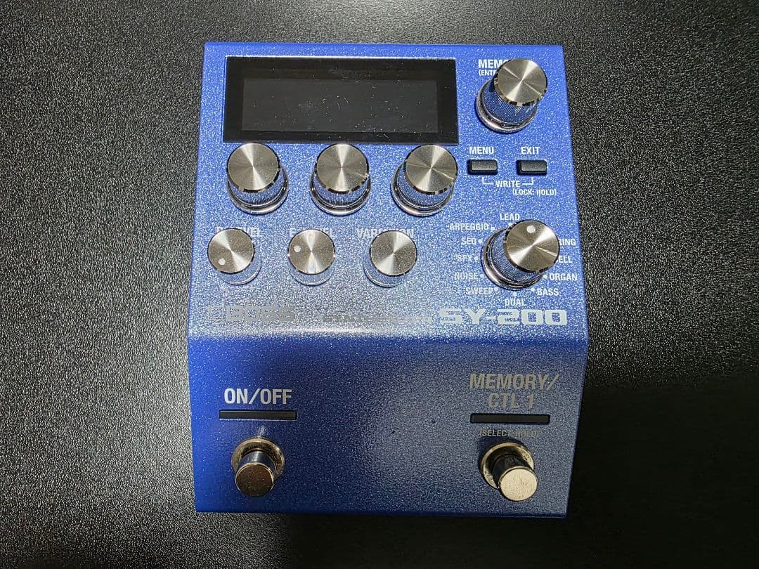 BOSS SY-200 ギターシンセサイザー BOSS SY-200 Synthesizer - 専用のピックアップを必要とせず、あらゆる