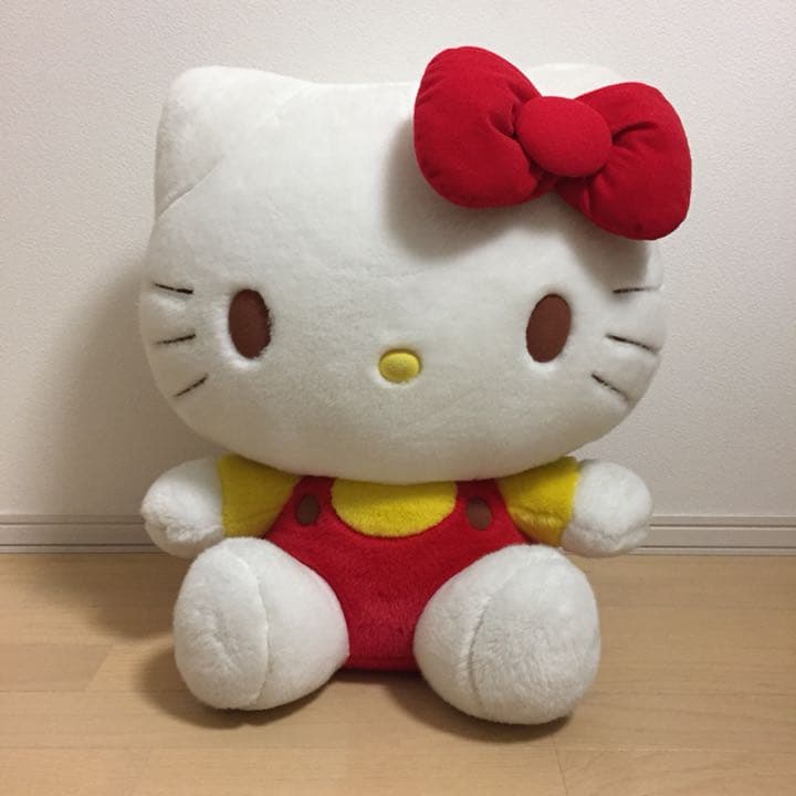 お値下げ/ハローキティ ぬいぐるみ 特大 キティ kitty レトロ - メルカリ