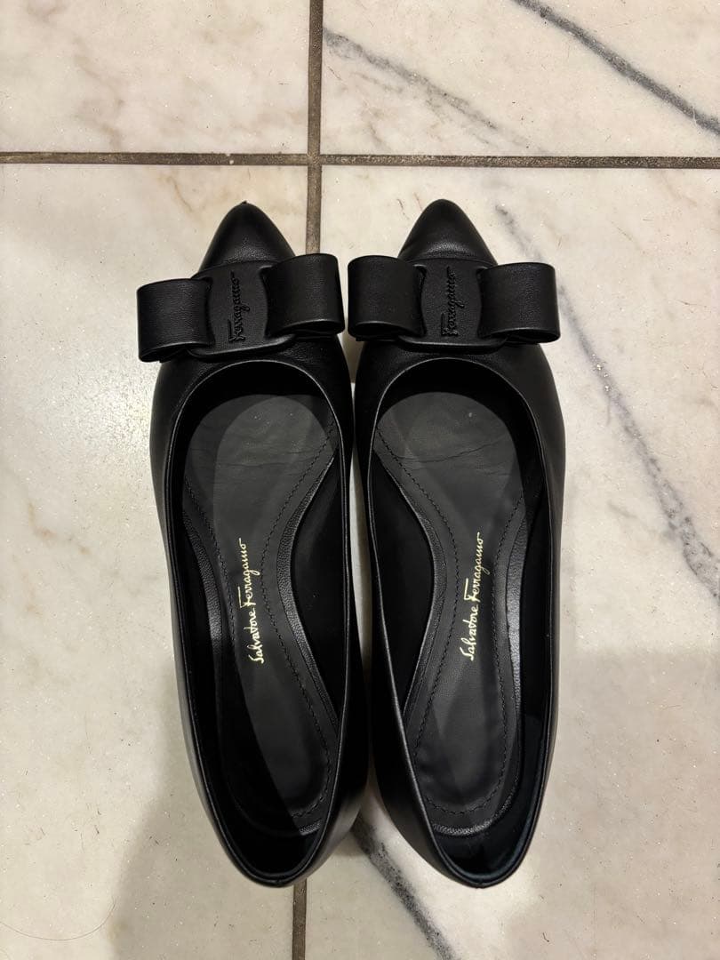 Ferragamo 5 1/2(23cm)ブラックリボンポインテッドトゥパンプス
