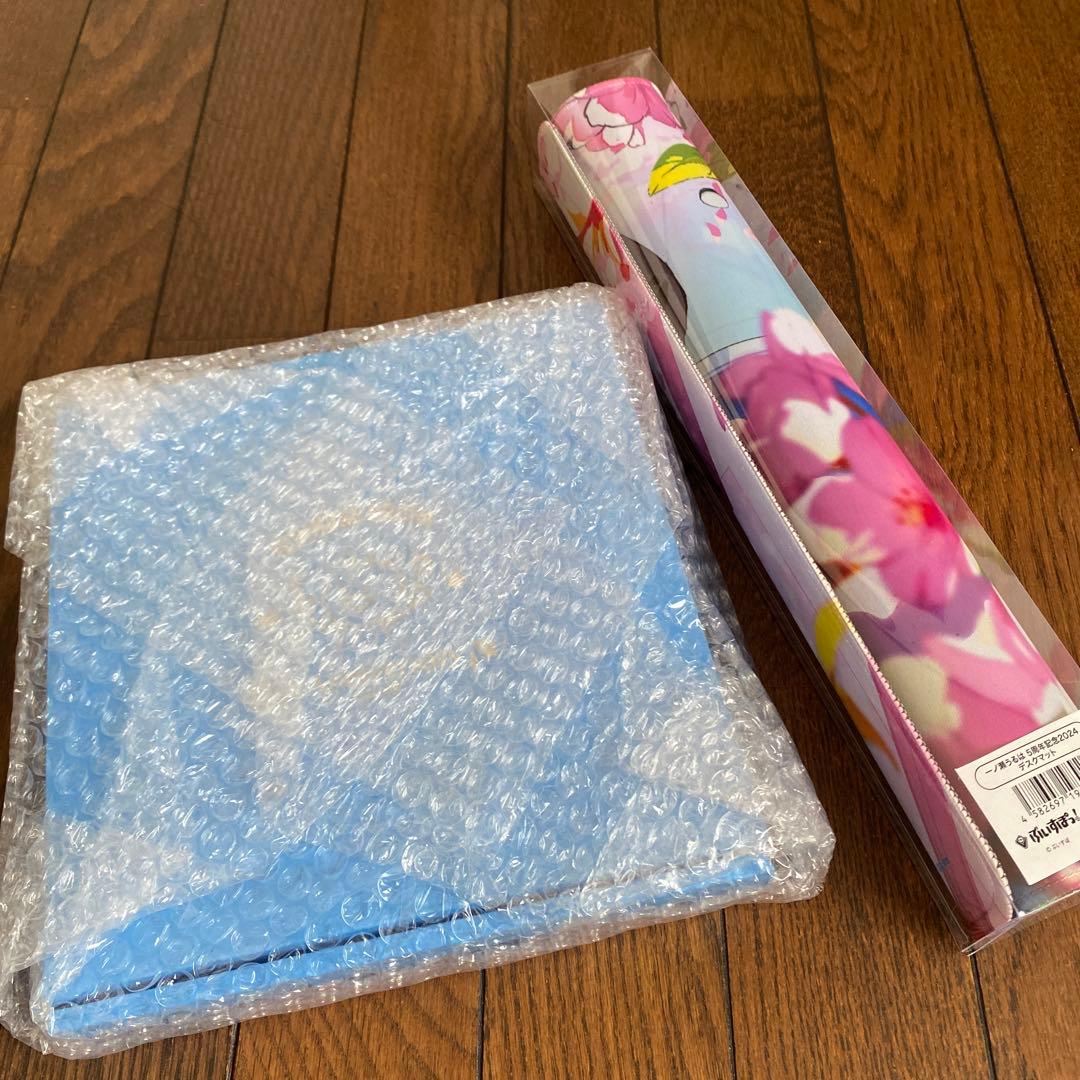 一ノ瀬うるは 5周年記念2024（デスクマット、絵皿）セット - メルカリ