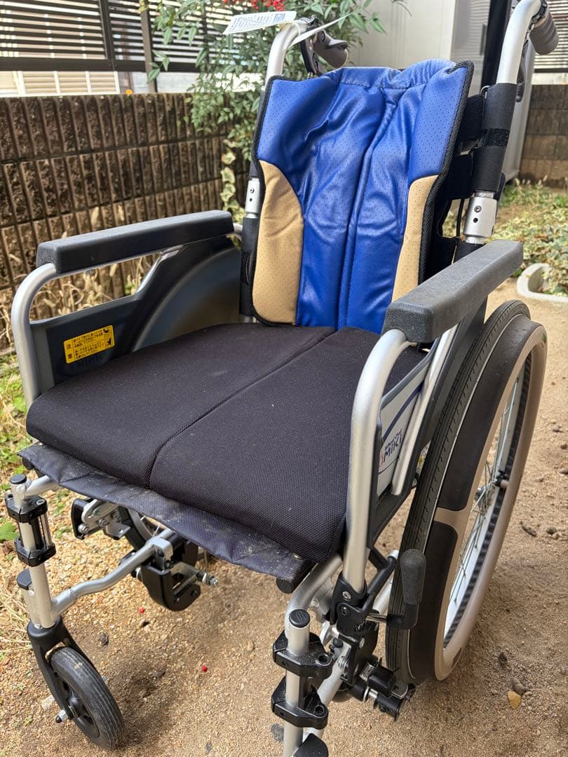 Miki 自走用車椅子 折りたたみ式
