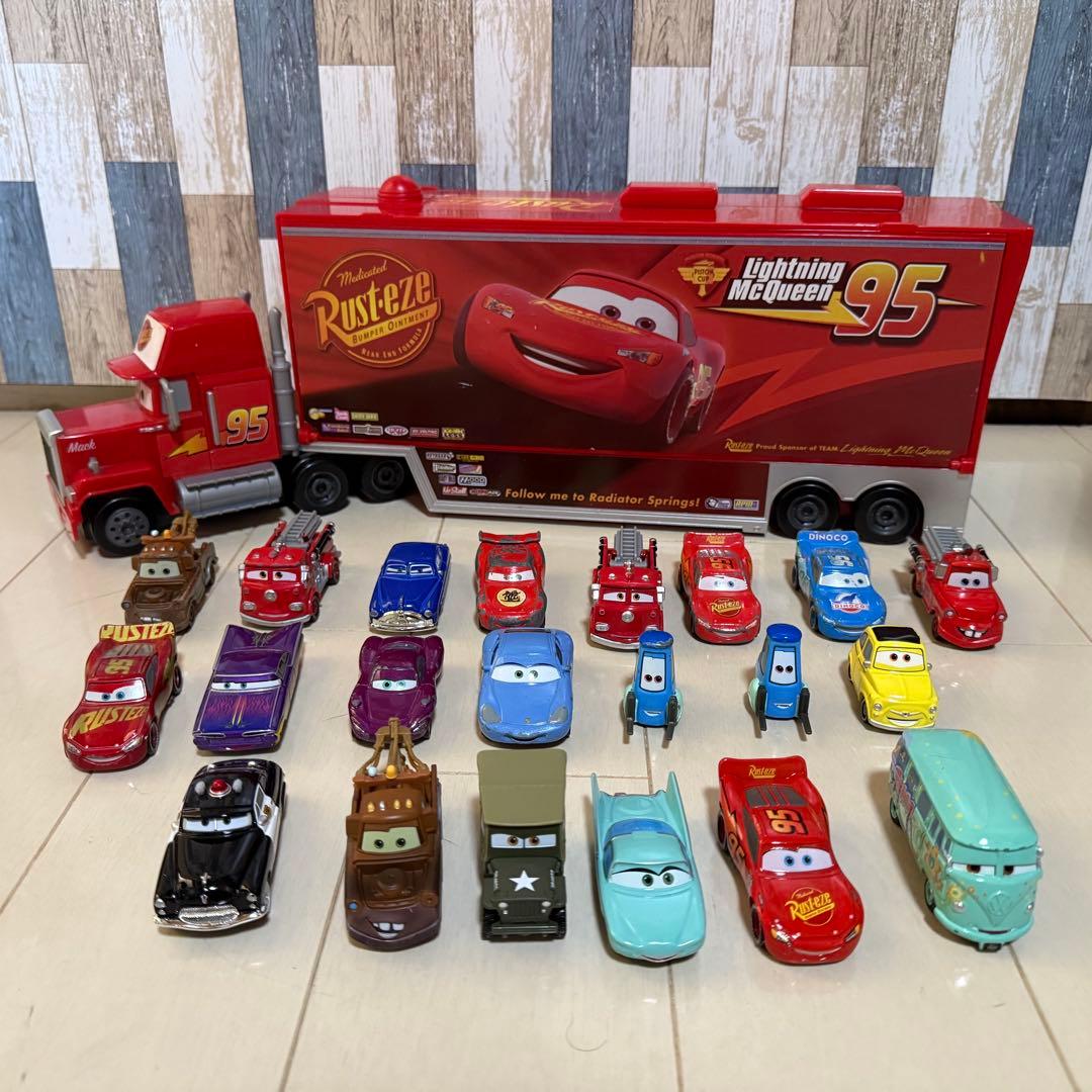 カーズ トミカ 大きなマックトレーラー＆カーズの仲間たち　21台セット