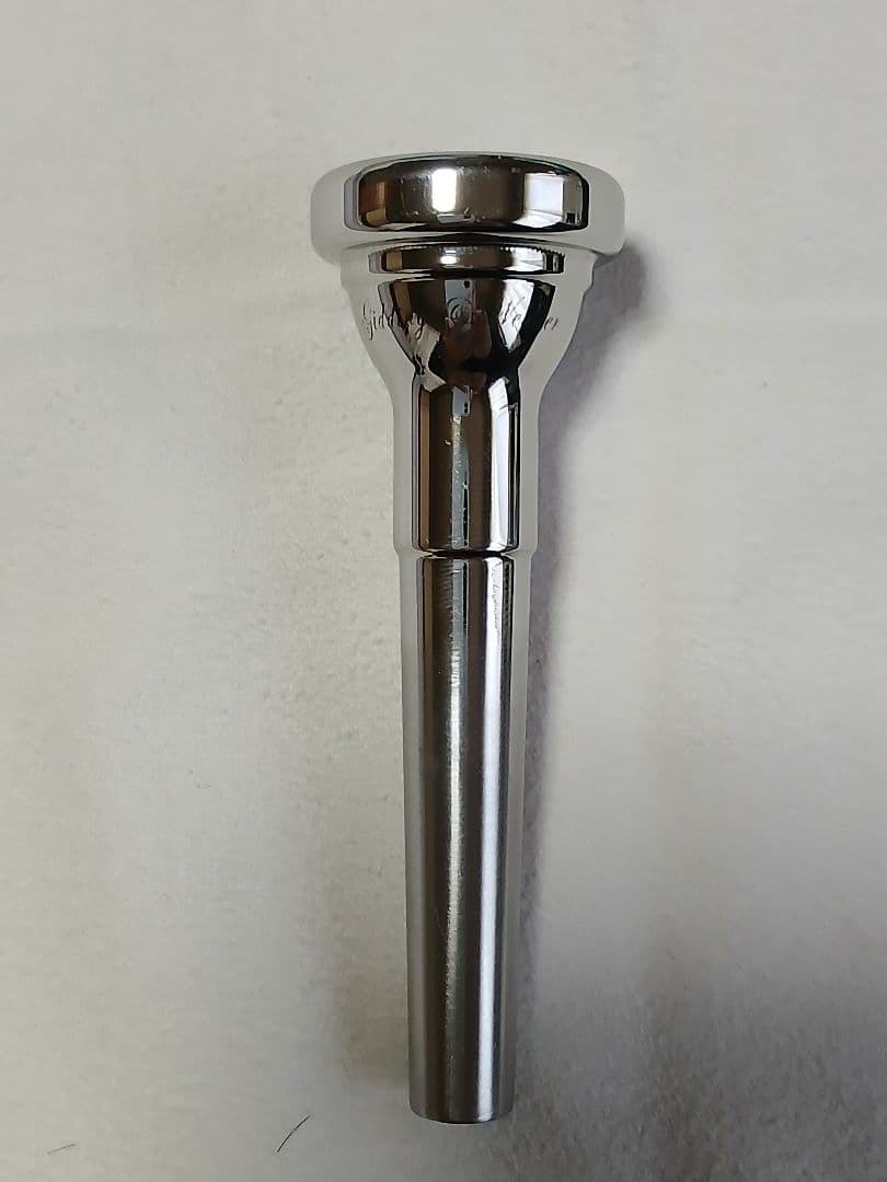 ギディングス&ウェブスター　トランペットマウスピース　M