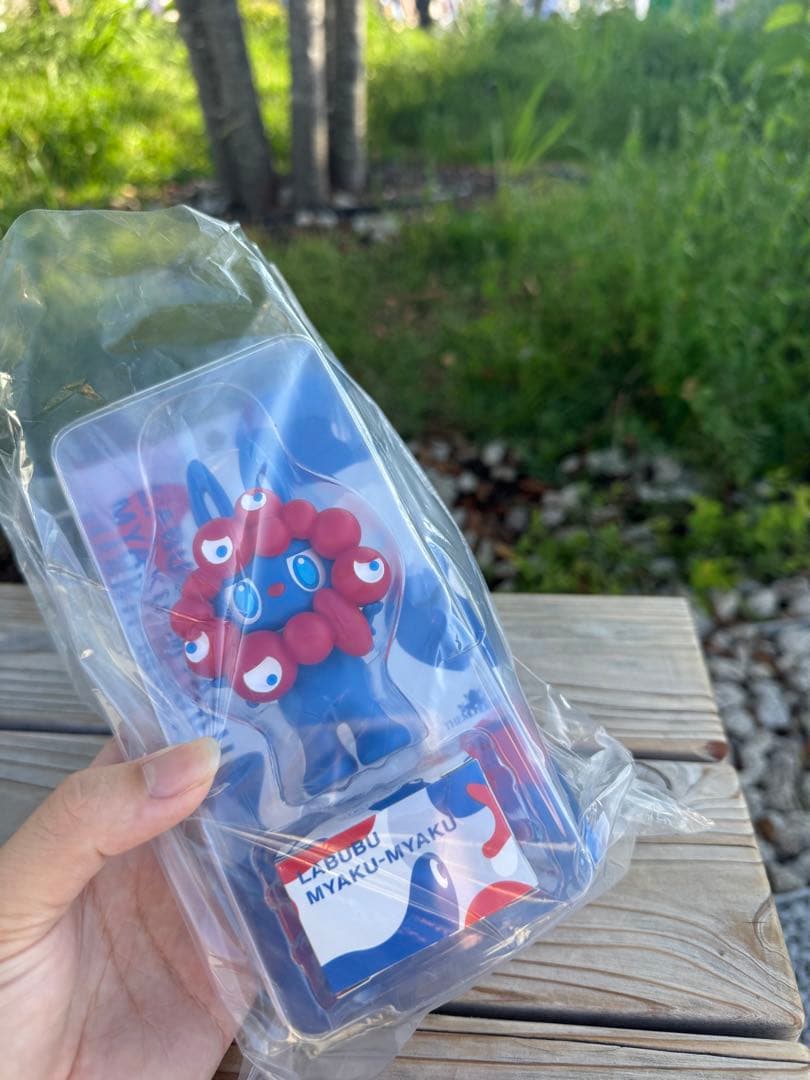 大阪万博 ラブブミャクミャク　LABUBU MYAKU-MYAKU