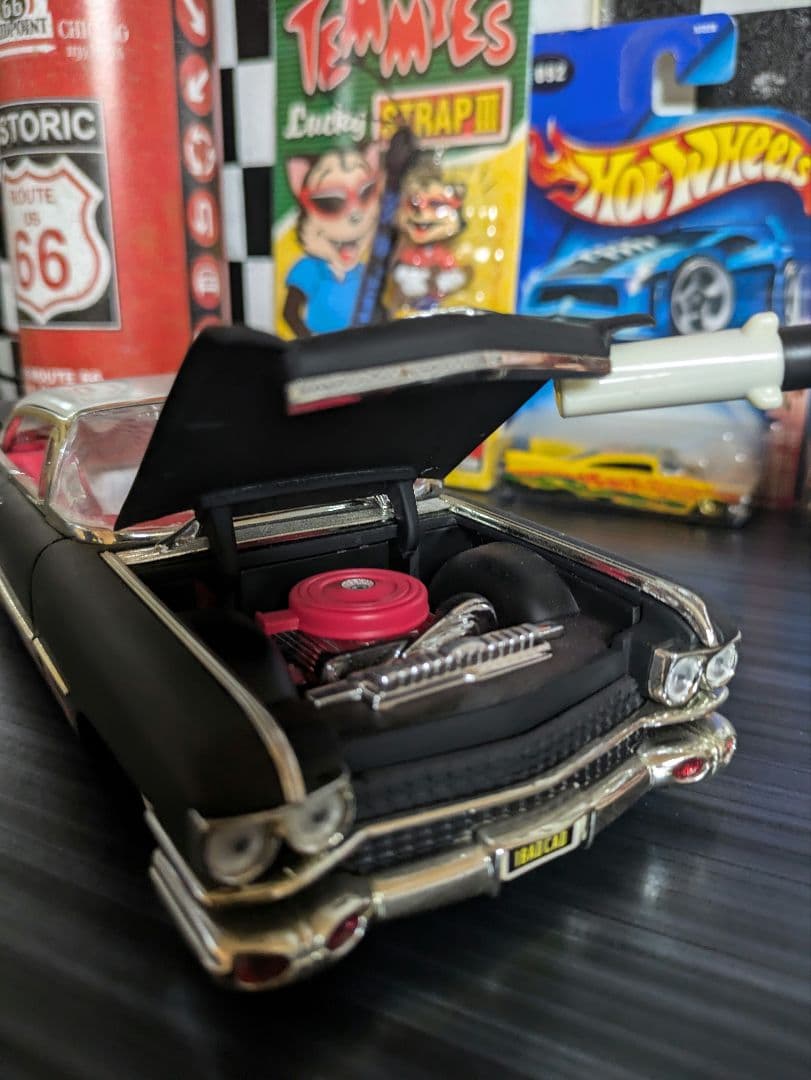 激レア jadatoys キャディラックデビル ファイヤーフレームス1/24