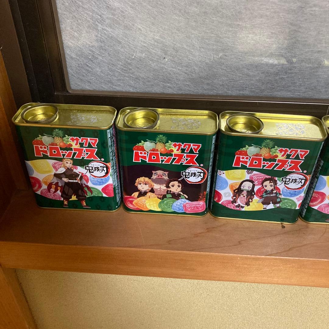 鬼滅の刃のサクマドロップ缶