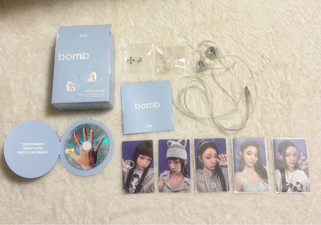 ILLIT bomb merch イヤモニ風イヤホン