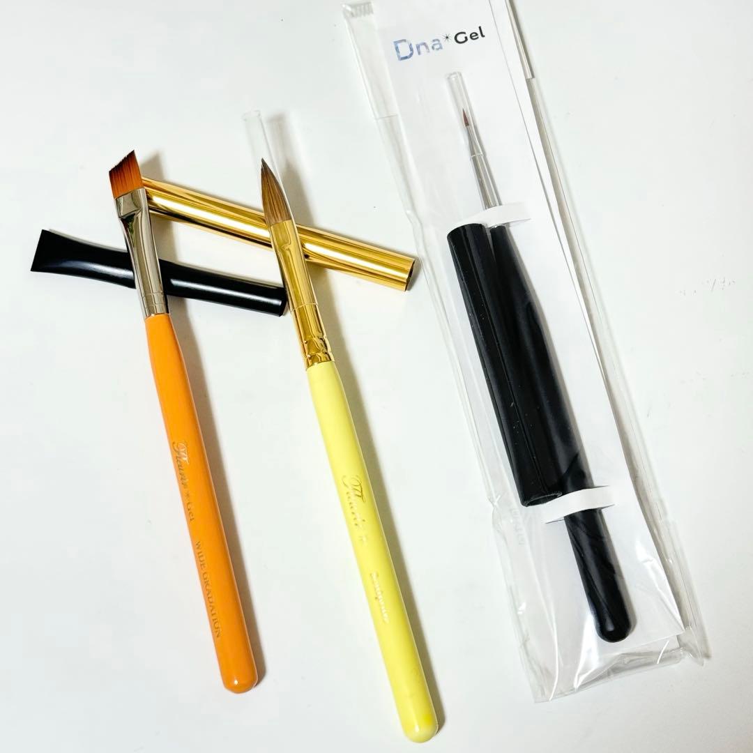 【新品未使用】フルーリア スカルプブラシ コリンスキー　アクリル　グラデーション