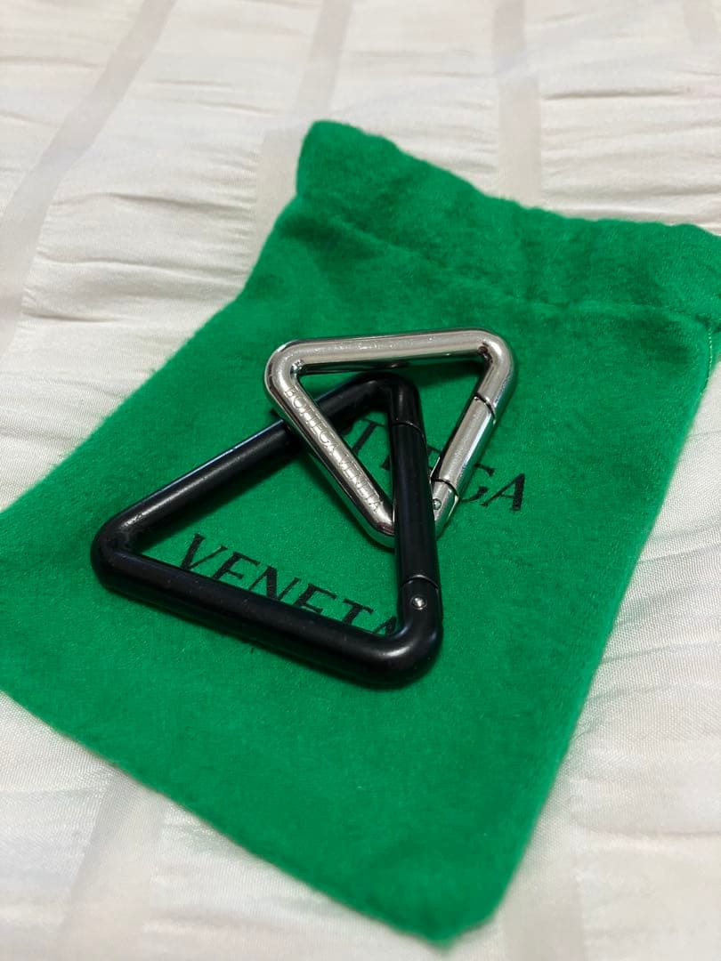BOTTEGA VENETA ボッテガヴェネタ トライアングル キーリング