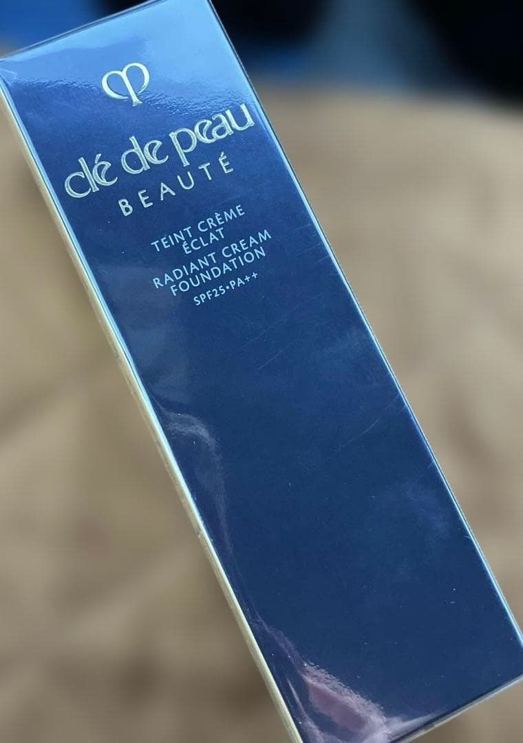 クレ・ド・ポーボーテ タンクレームエクラn オークル00