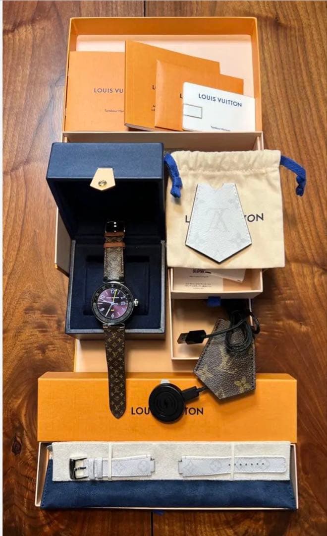 りん❗️新品電池交換磨仕上ルイヴィトンタンブールホライゾンV2 ベルト2点付