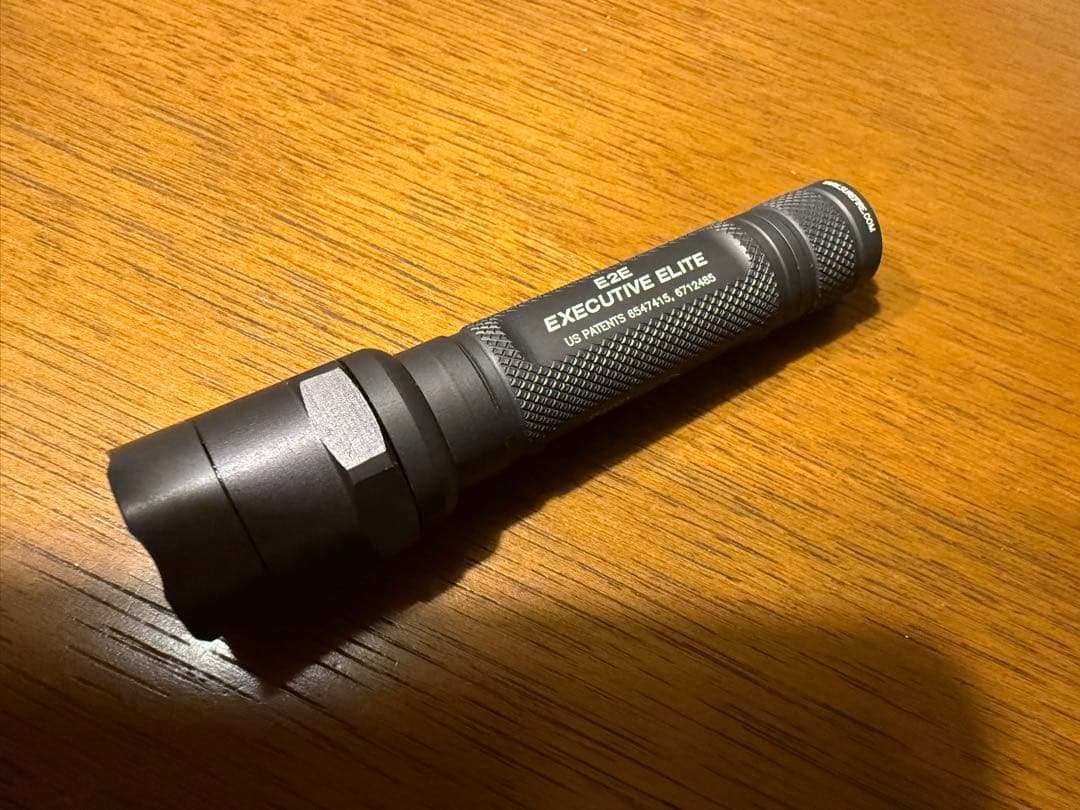SUREFIRE EXECUTIVE ELITE E2E 懐中電灯