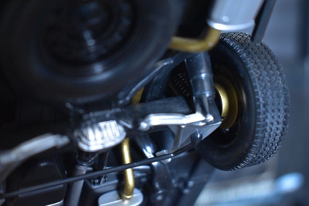 1/18 Welly リンカーン ナビゲーター サスペンション可動 - メルカリ