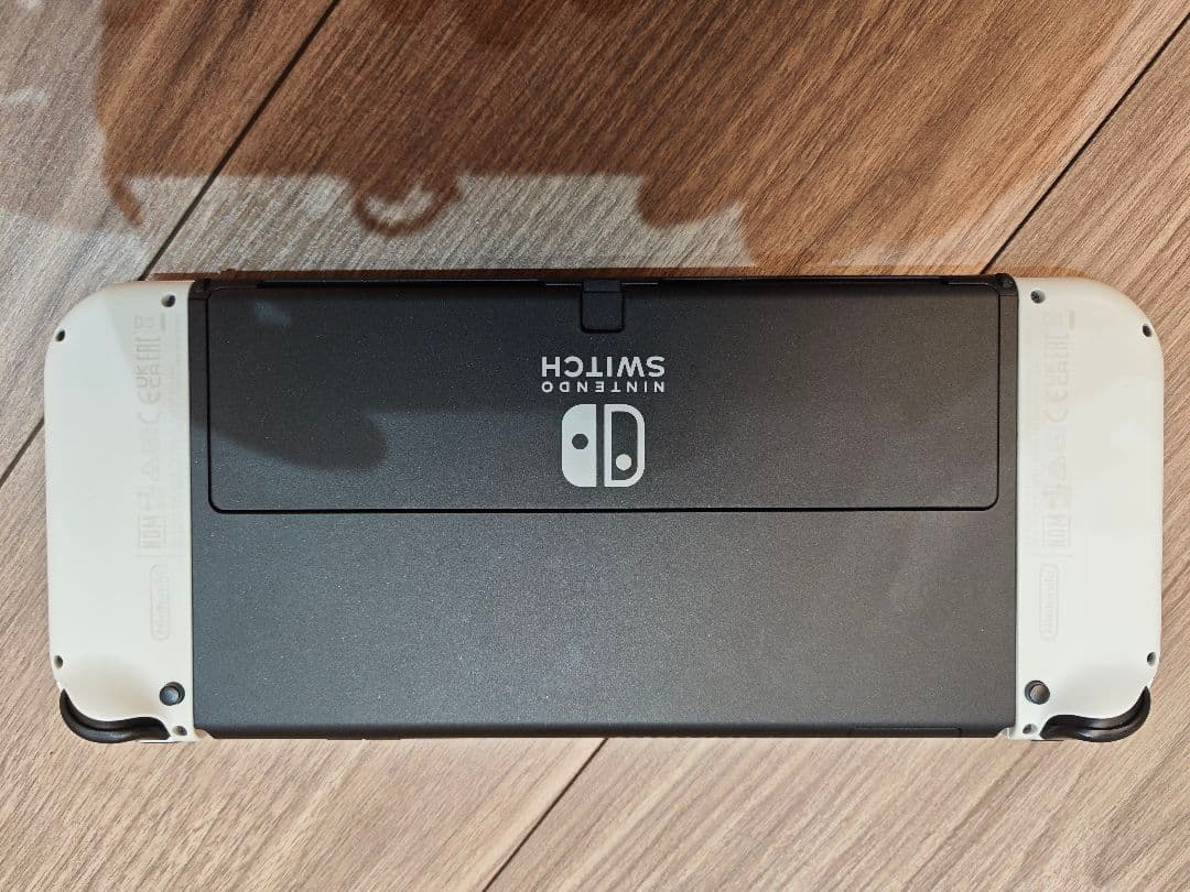 Nintendo Switch （2023）OLED ホワイト 本体 充電器付き M10988601