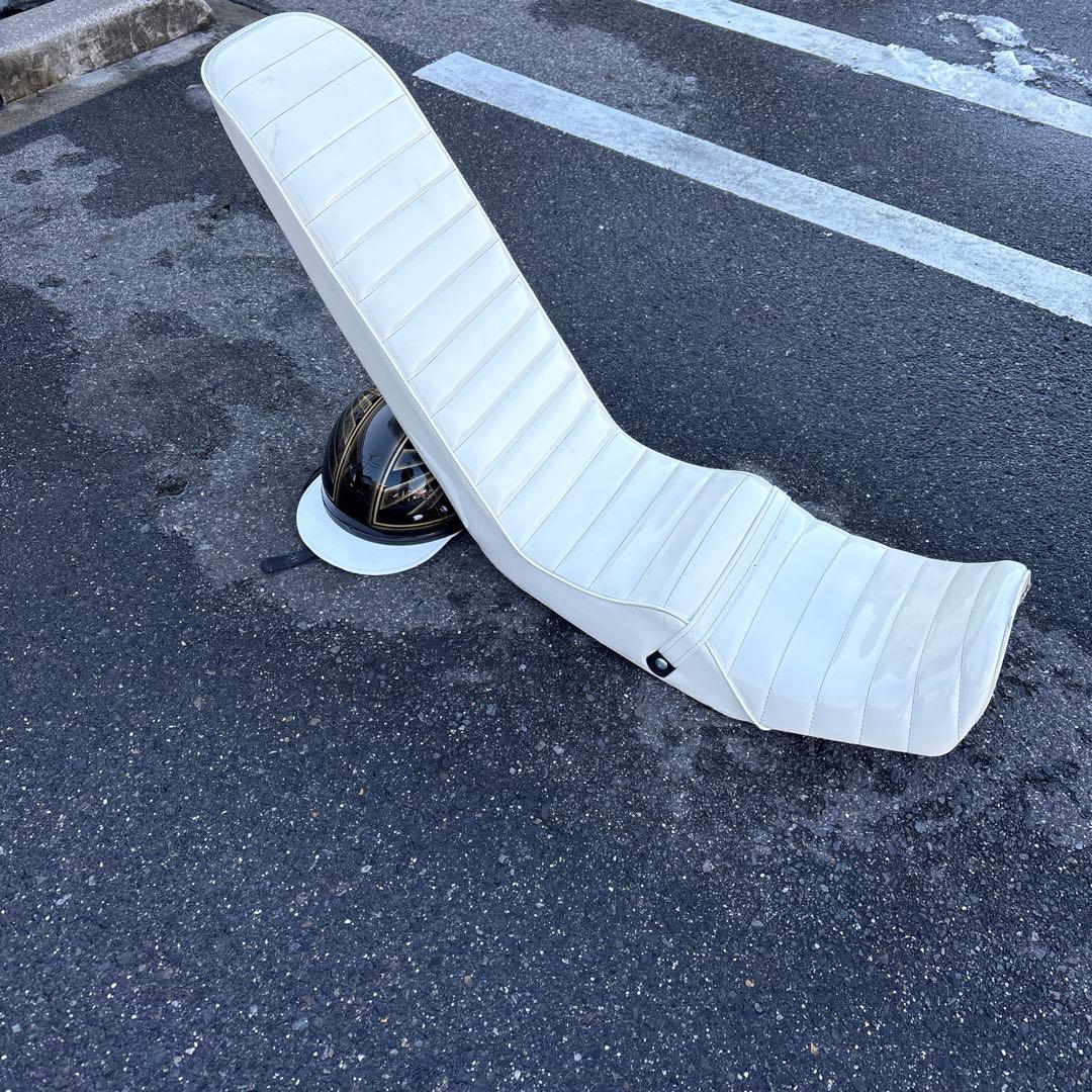 xjr400前期 三段シート60cmホワイト 楽天市場】XJR400 前期 60cm 白エナメル 三段シート/補強有