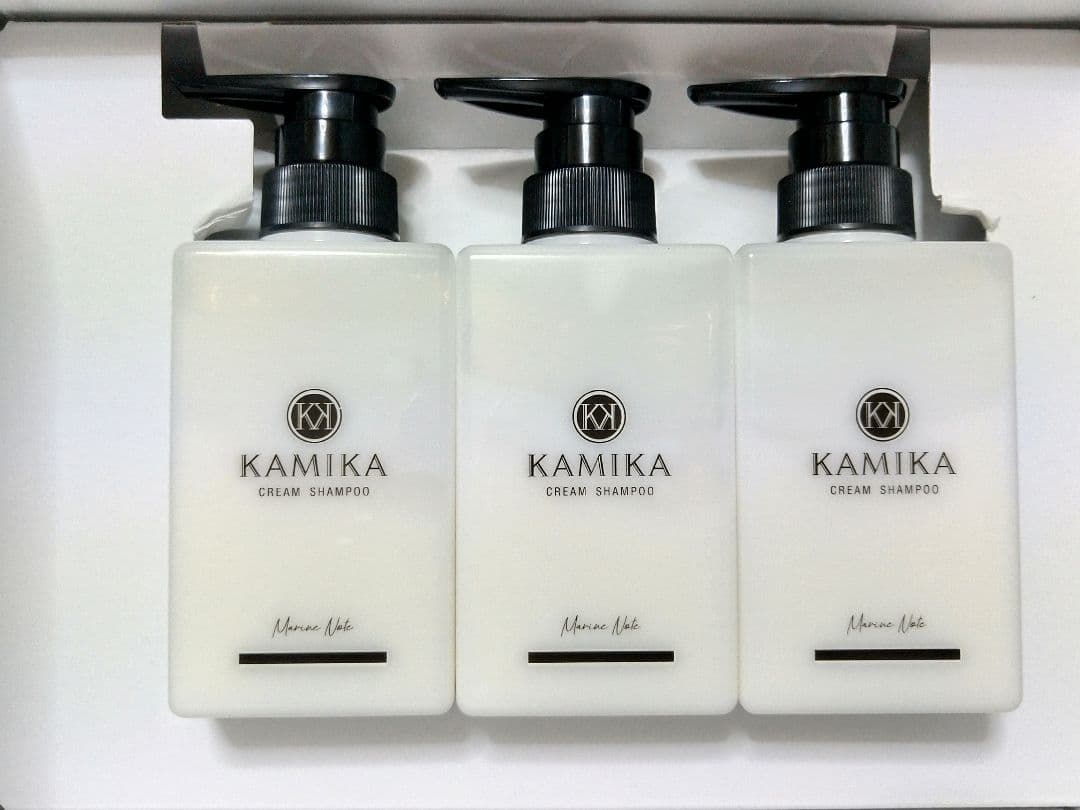 カミカ 黒髪クリームシャンプー KAMIKA 400g