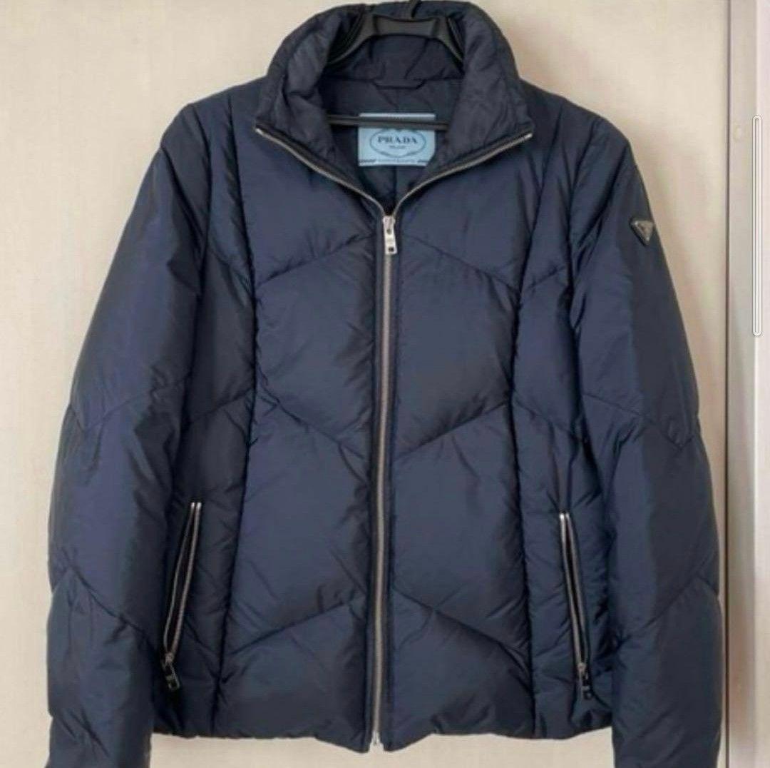 PRADA ネイビー ダウンジャケット - メルカリ