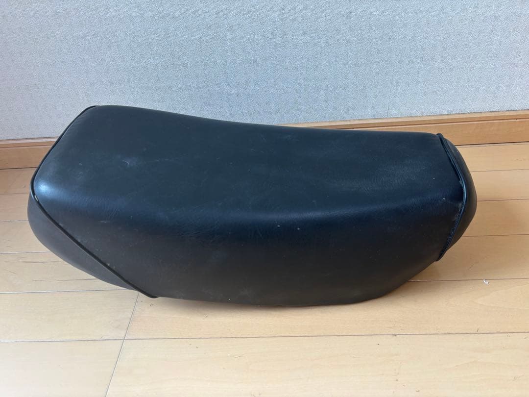 ダックス50cc 12Vab26純正シート