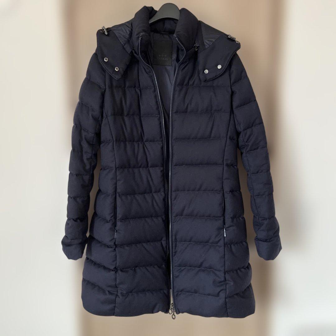【美品】タトラス LAVIANA ダウン ネイビー 03 Lサイズ TATRAS（タトラス） ダウンジャケット LAVIANA ラビアナ レディース