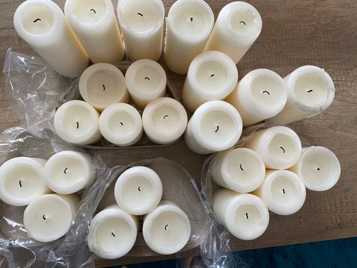 使用済みキャンドルとキャンドルホルダー