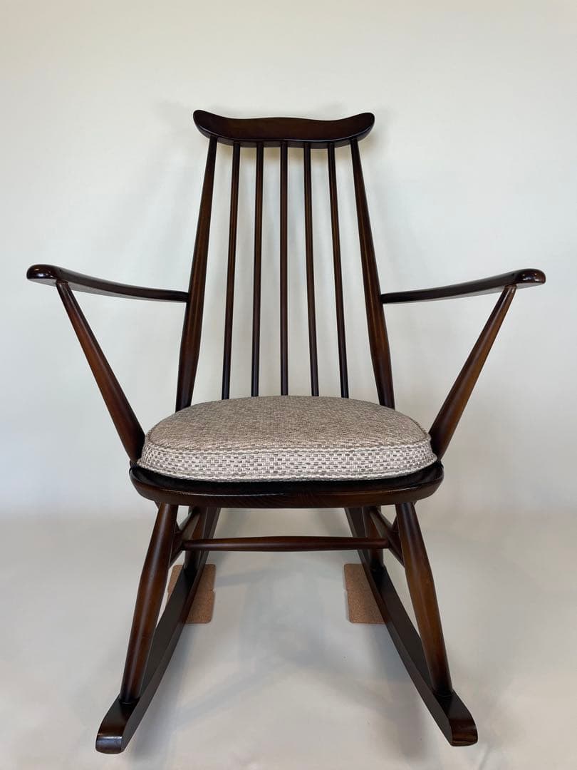 送料込み　状態良好　アーコール　ゴールドスミス　アンティーク　ロッキングチェア アーコール ゴールドスミスロッキングチェア（ナチュラルカラー