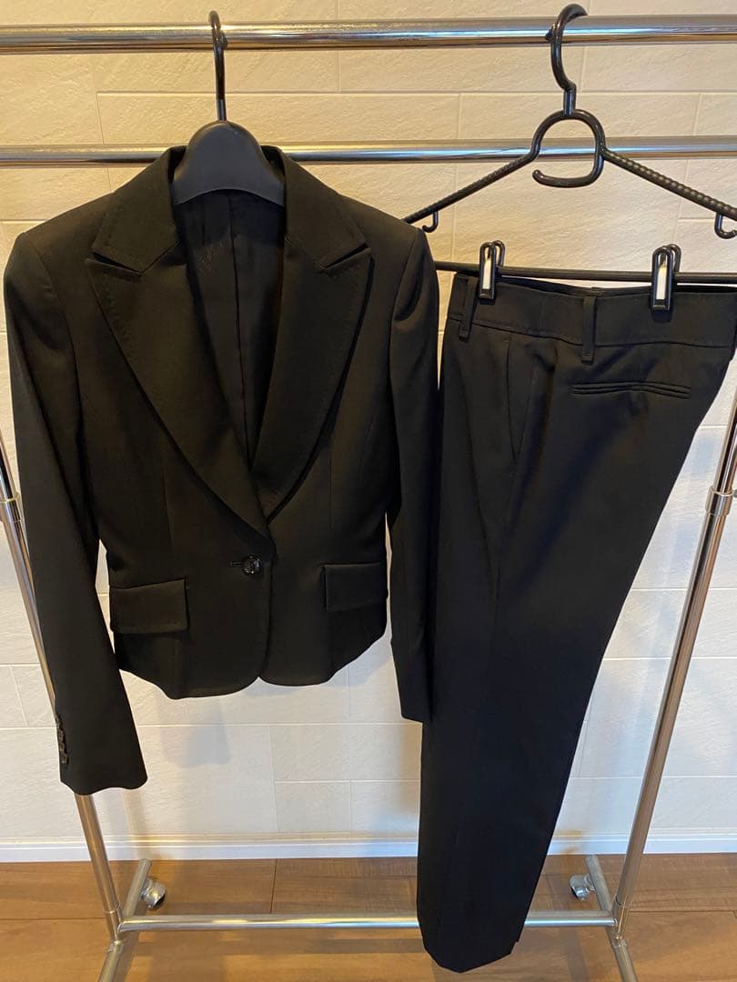 新品未使用　Burberryパンツスーツ　ブラック