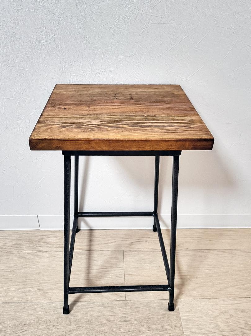 【一部傷あり】アデペシュ　ヴィンテージ加工有りのアイアンスツール