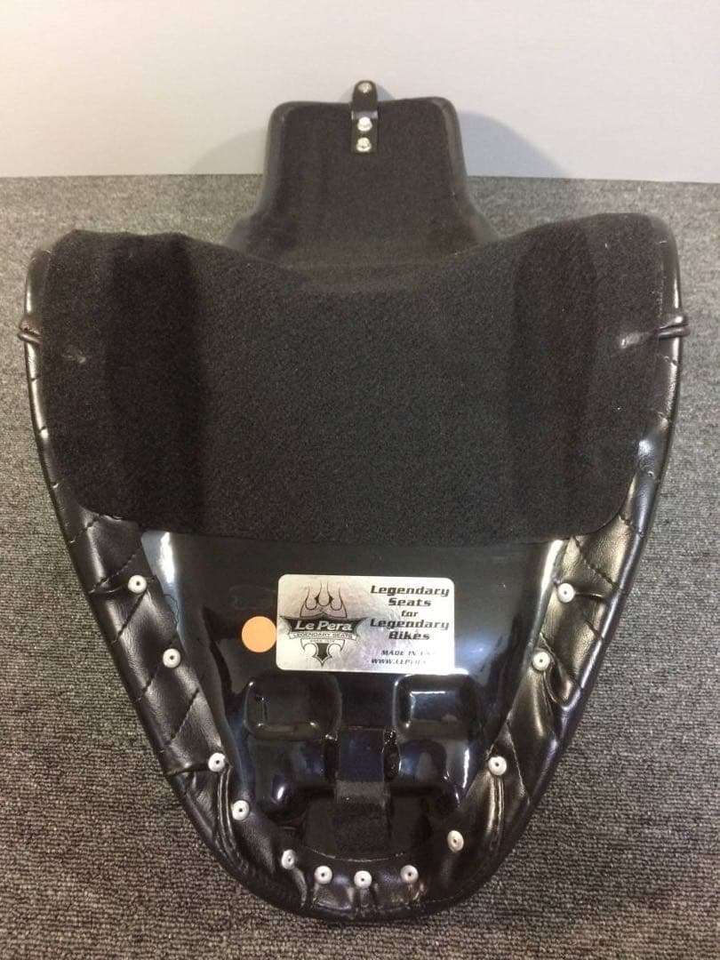 Le Pera ラペラ チェロキーシート 00-17yソフテイル