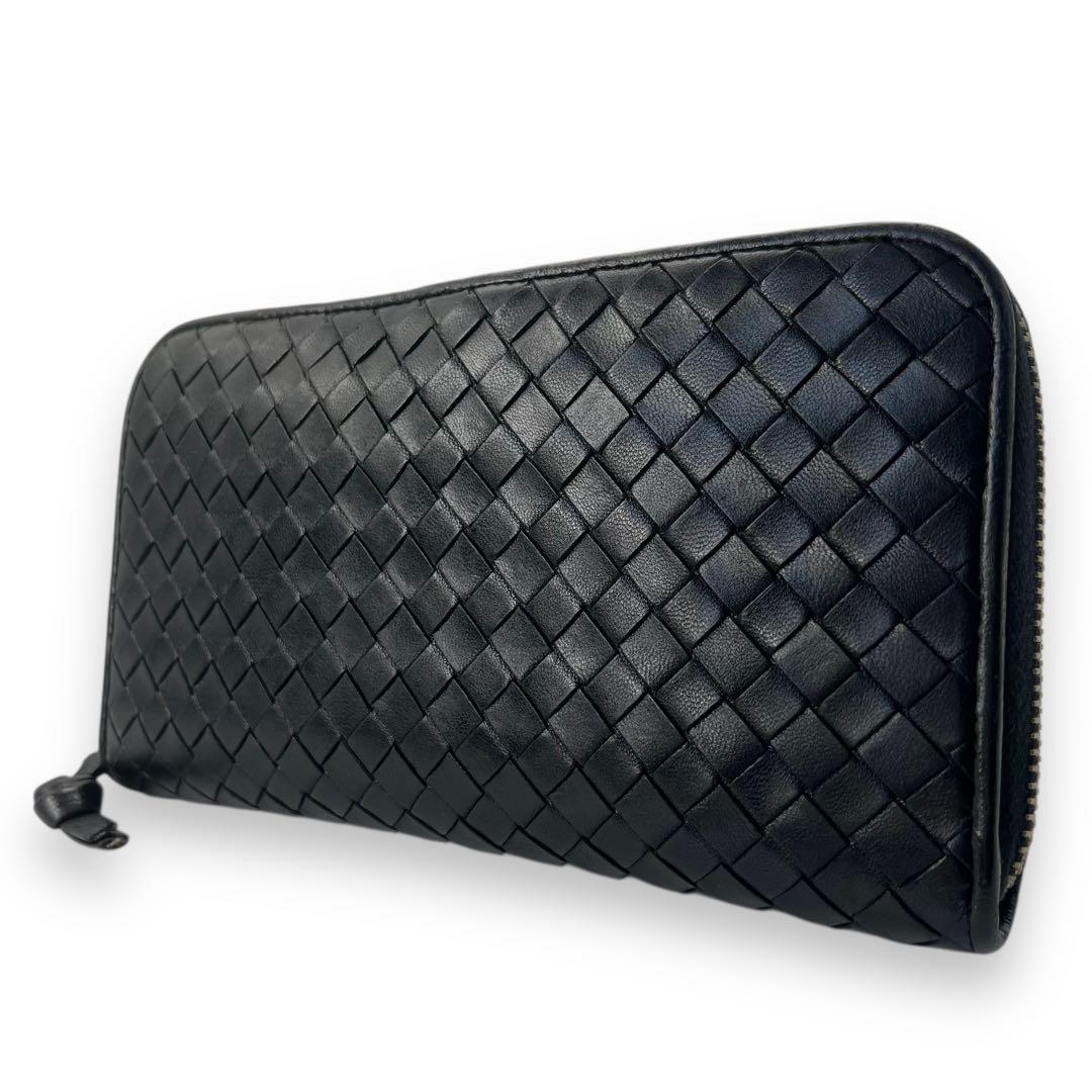美品■ボッテガヴェネタ　ラウンドジップ　長財布　イントレチャート　本革　黒 BOTTEGA VENETA（ボッテガ・ヴェネタ） ラウンドファスナー長財布