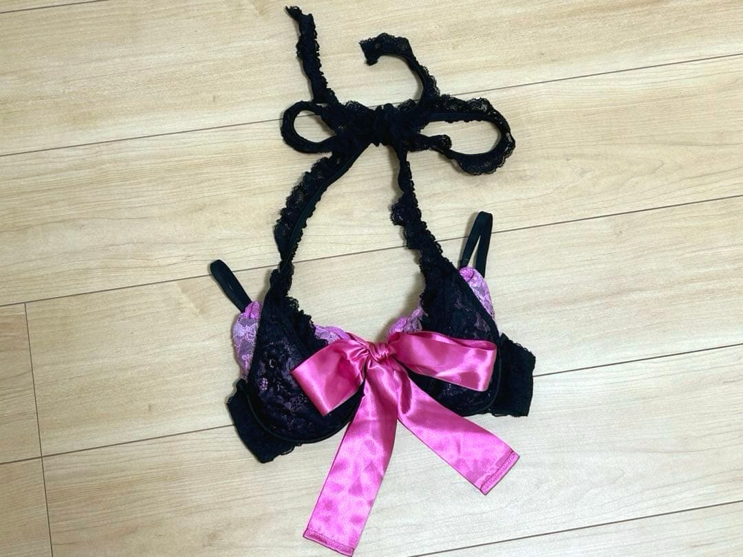 MARS♡マーズ♡厚盛りパッド入り♡見せブラ♡魅せブラ♡希少♡大人気の黒×ピンク