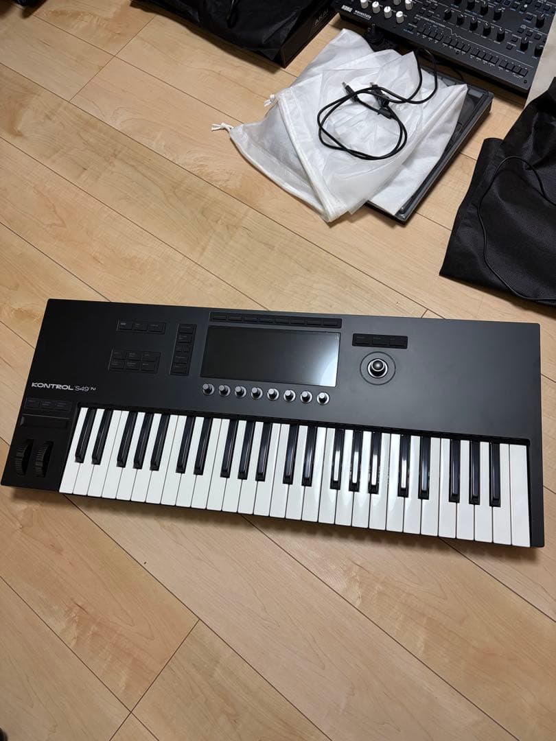 DTM・DAW Komplete kontrol s49 mk3