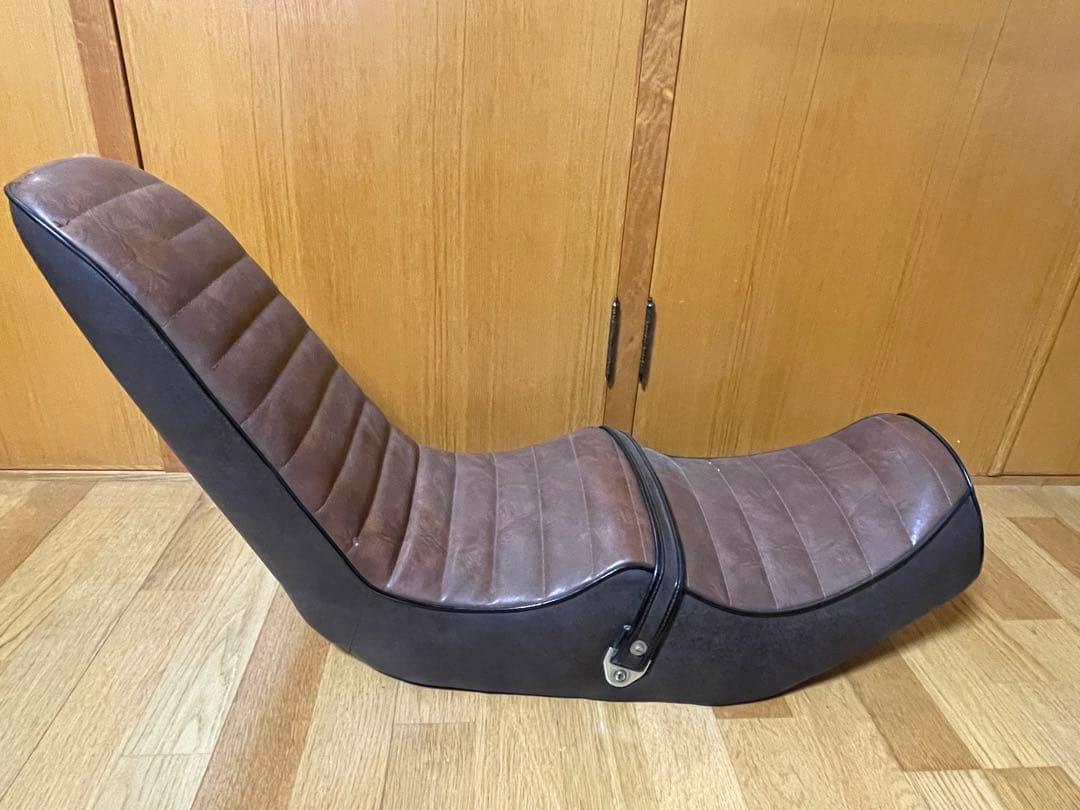 ホーク2 バブ　三段シート　模様入り　現在シート金具なし ホーク2 バブ 三段シート 模様入り 現在シート金具なし ホーク2 バブ