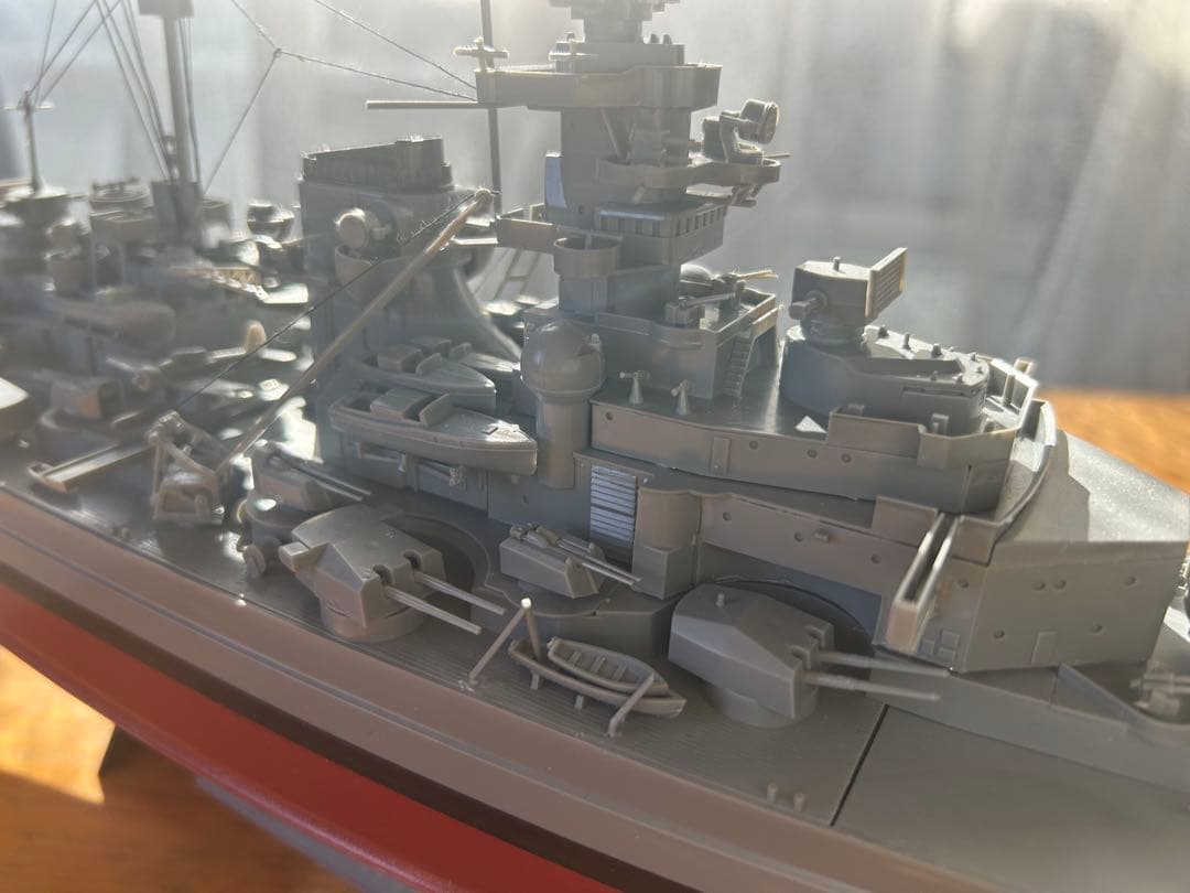 ドイツ高速戦艦ビスマルク.大西洋最大の殺し屋一発で(フッド撃沈)サイズ1/350