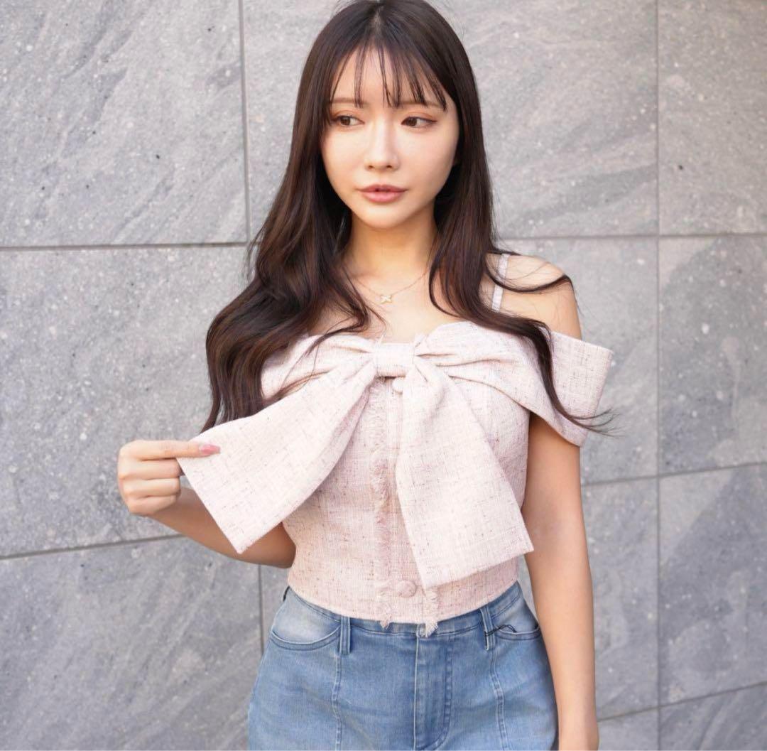 リボン付きオフショルダーキャミソール