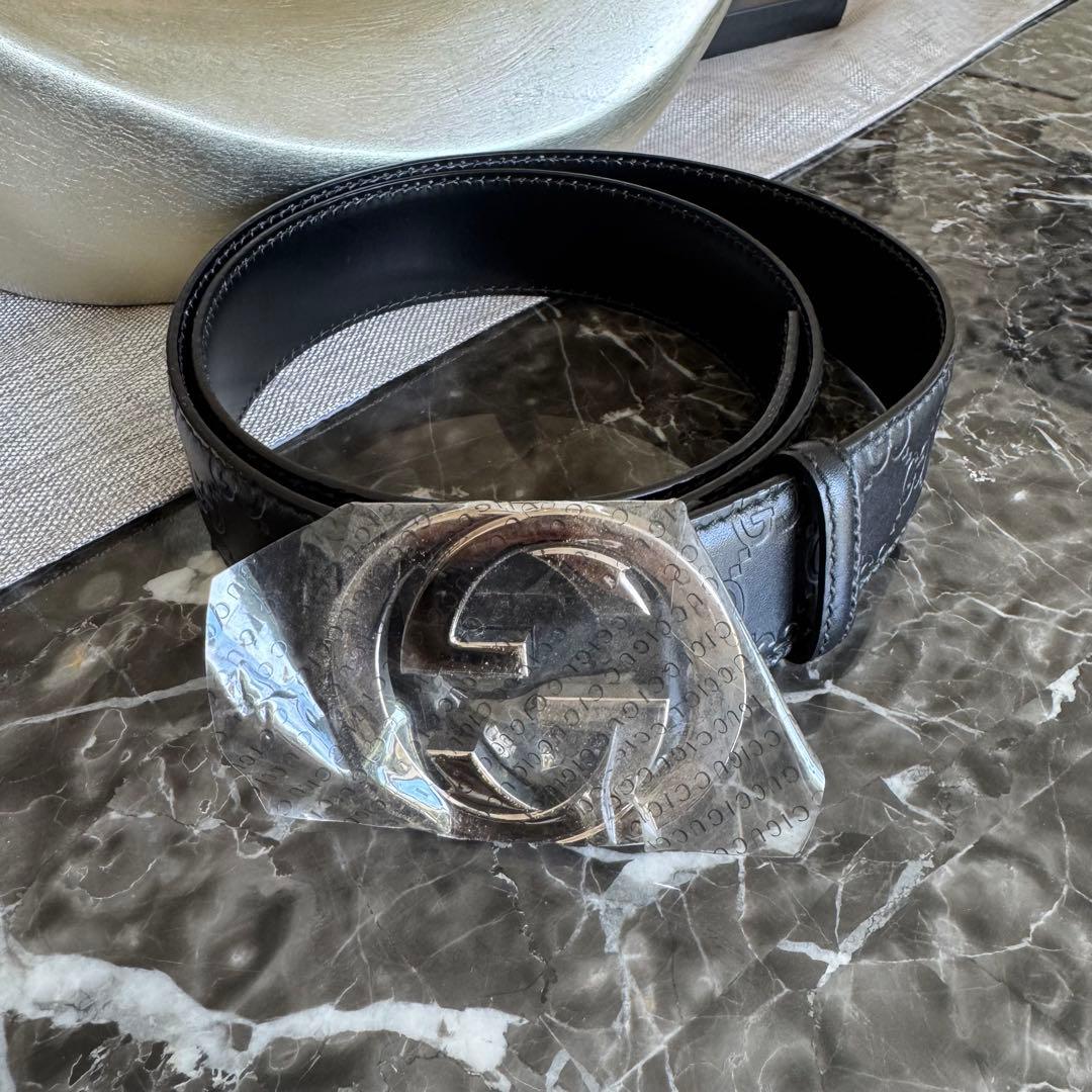 GUCCI インターロッキングGバックル付きメンズベルト インターロッキングG バックル付き リバーシブル レザー ベルト