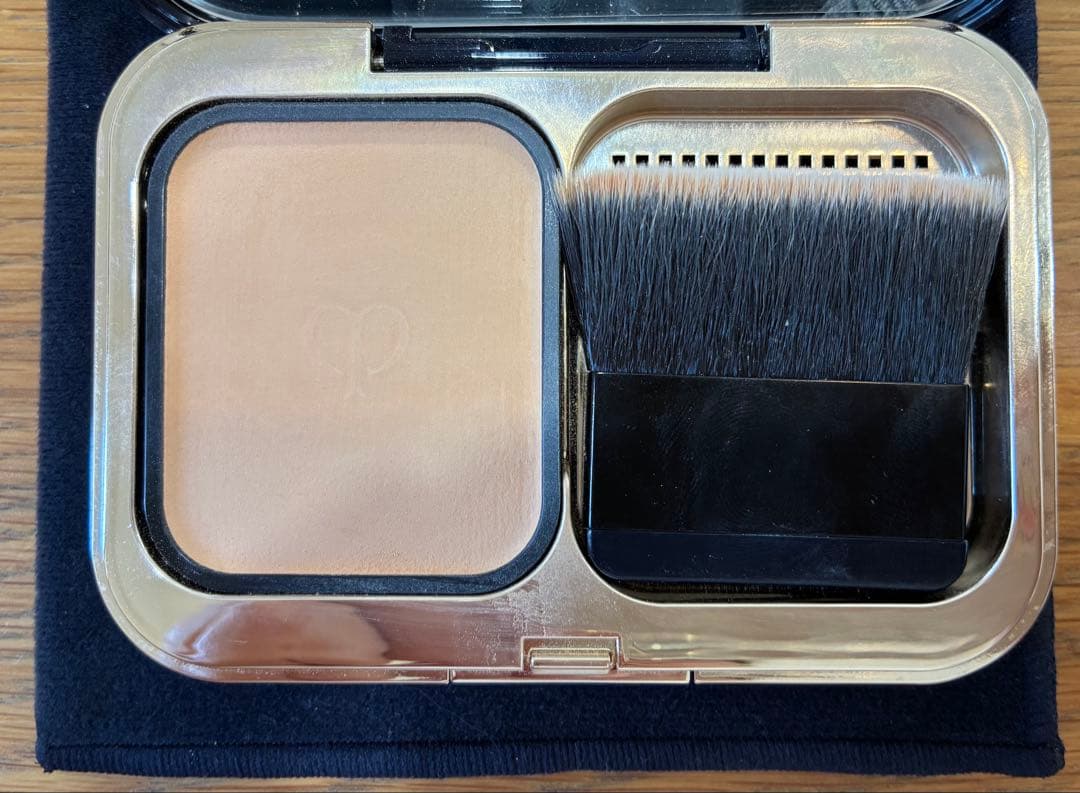 クレ・ド・ポー・ボーテ タンプードルエクラ II オークル00