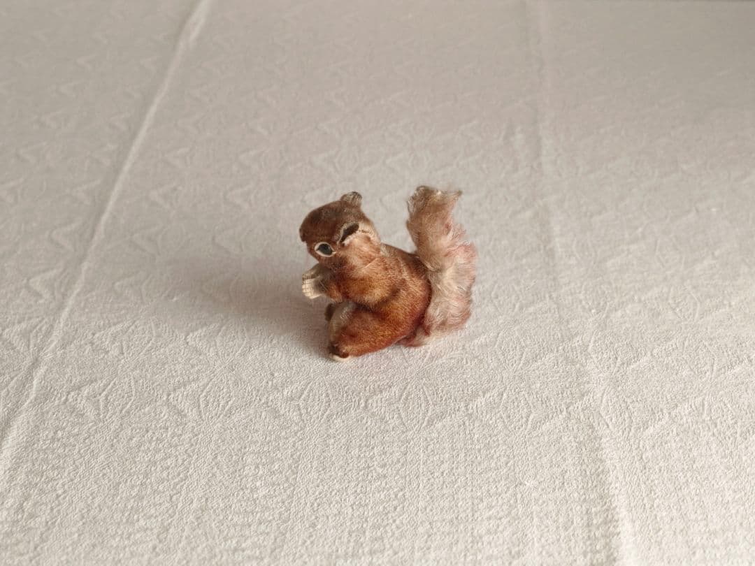 【ひまわりさま】vintage ♡ フランスに憧れている リスちゃん