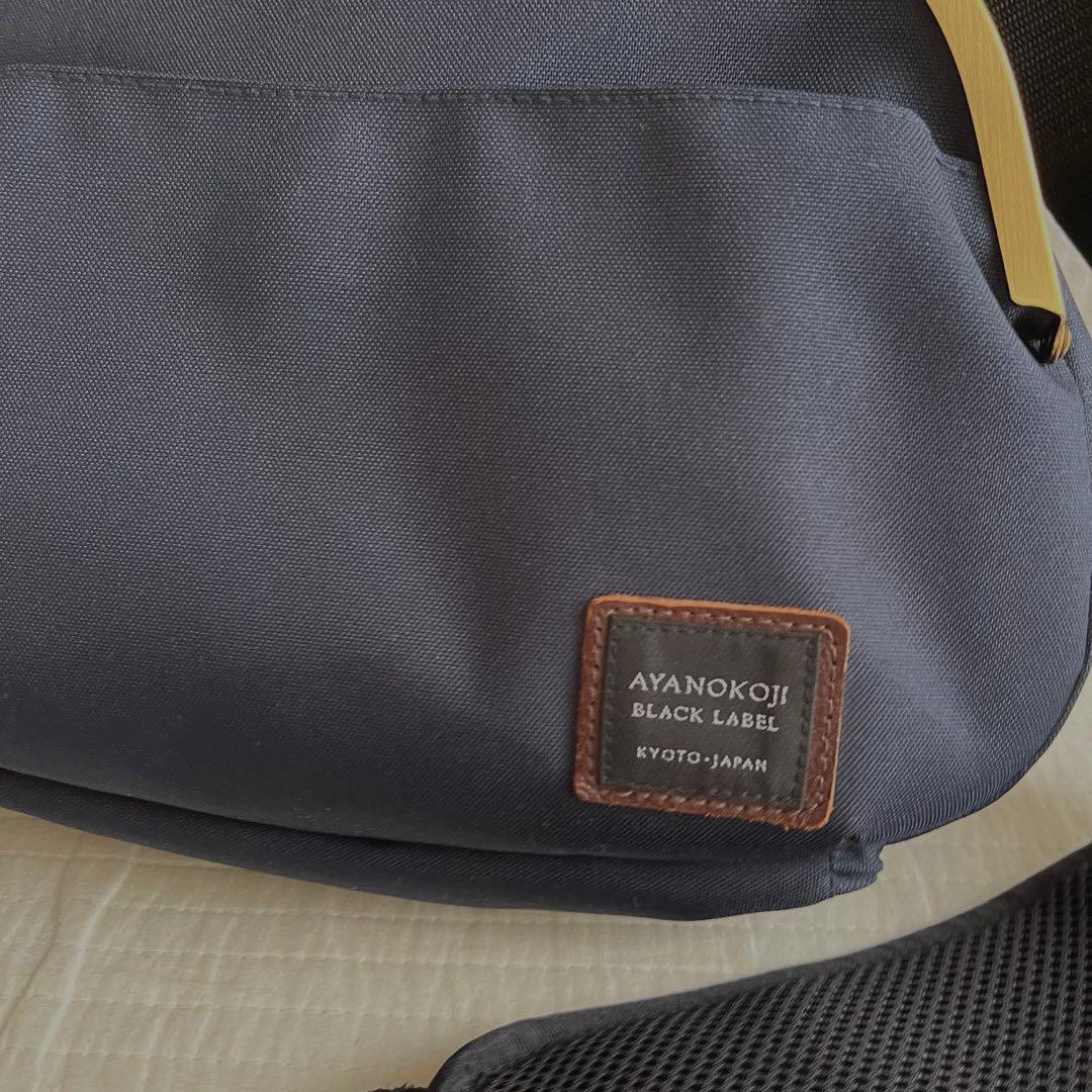 美品 AYANOKOJI がま口ポシェット型ボディバッグ ネイビー ショルダー