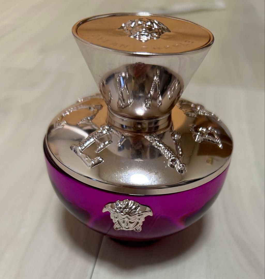【新品同様】Versace ディランパープル　100ml 試してみた】ディランパープル フェム オーデパルファム VERSACEの